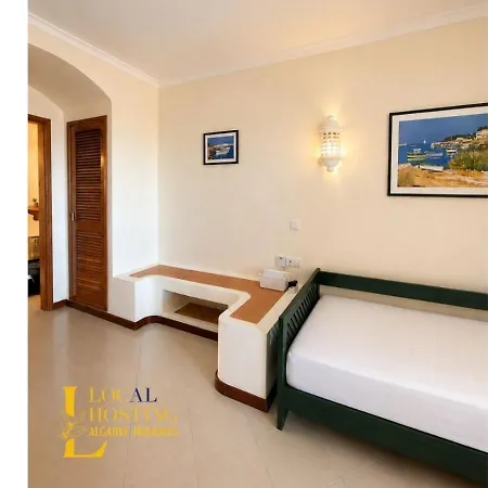 Апартаменты Bella Vista Retreat *
